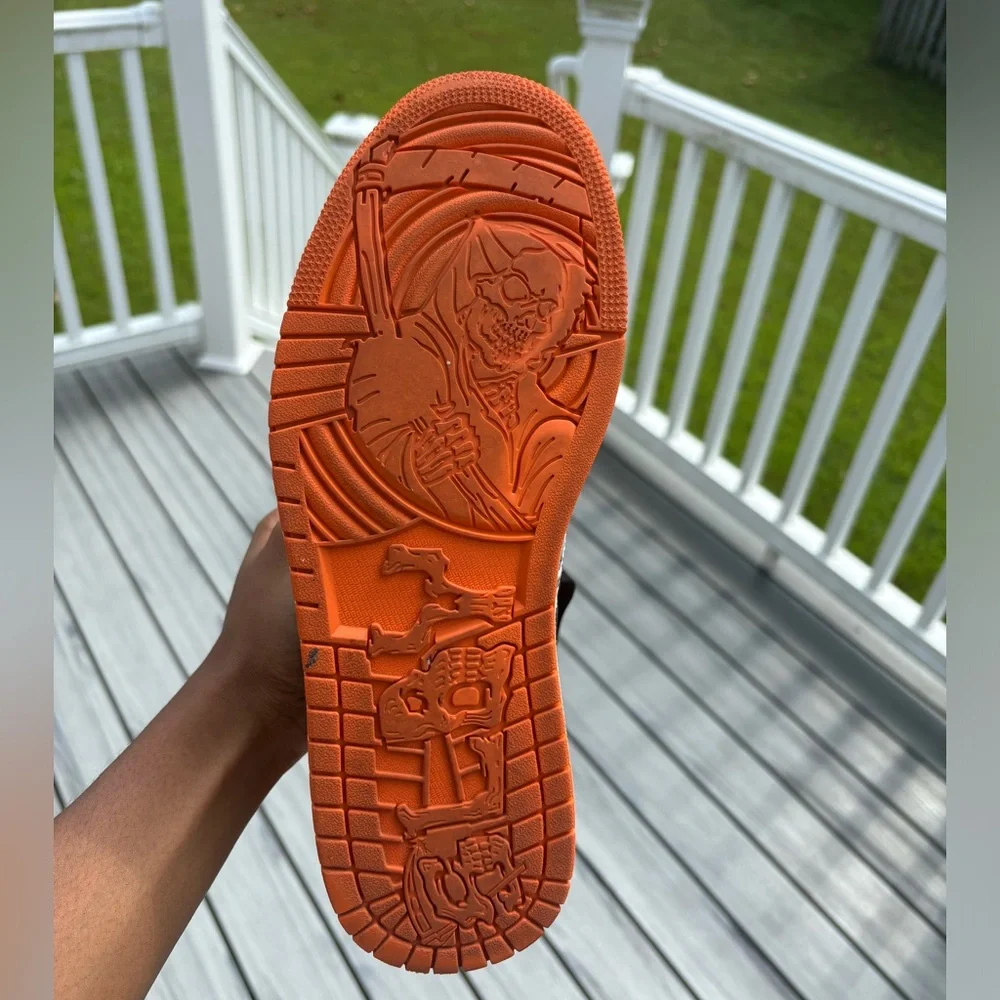 Soleboy Custom Air Jordan 1 - Picture 3 of 7